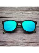 Green color option, Sold out, Currently selected
