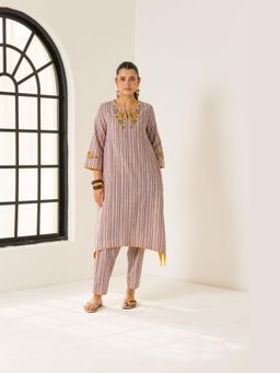 DOHR INDIA - Mutli Colored Embroidered Kurta With Pant