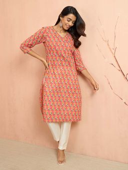 Vastramay - Women Pink Floral Angrakha Kurta