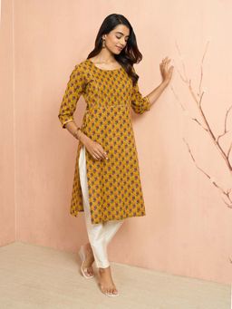 Vastramay - Women Mustard Floral Pleated Kurta