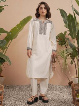 VISHUDH - Women Woven Design Embroidered Daily Straight Kurta - Ivory