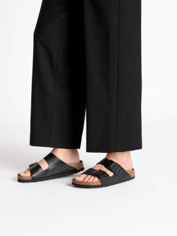 Birkenstock - Arizona Rivet Logo Unisex Narrow Width Woven Embossed Black Sandals