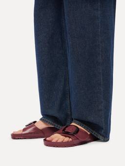Birkenstock - Arizona Big Buckle Women Narrow Width Zinfandel Maroon Sandals