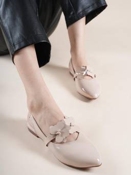 Drop Bold - Women Cream Floral Sandals