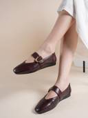 Maroon color option, Currently selected