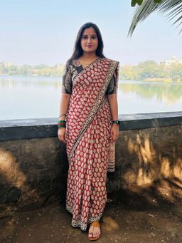 AMRUTKALA SAREES - Maroon Designer Linen Printed Saree with Unstitched Blouse