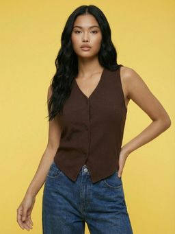 Buynewtrend - Women Brown Sleeveless V Neck Crop Top