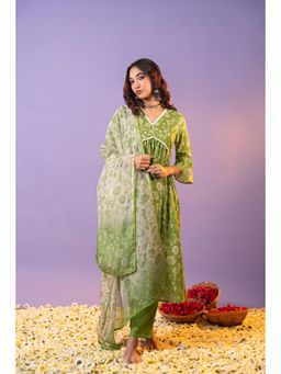Heeposh - Women Green Floral Printed Kurta with Pant and Dupatta (Set of 3)