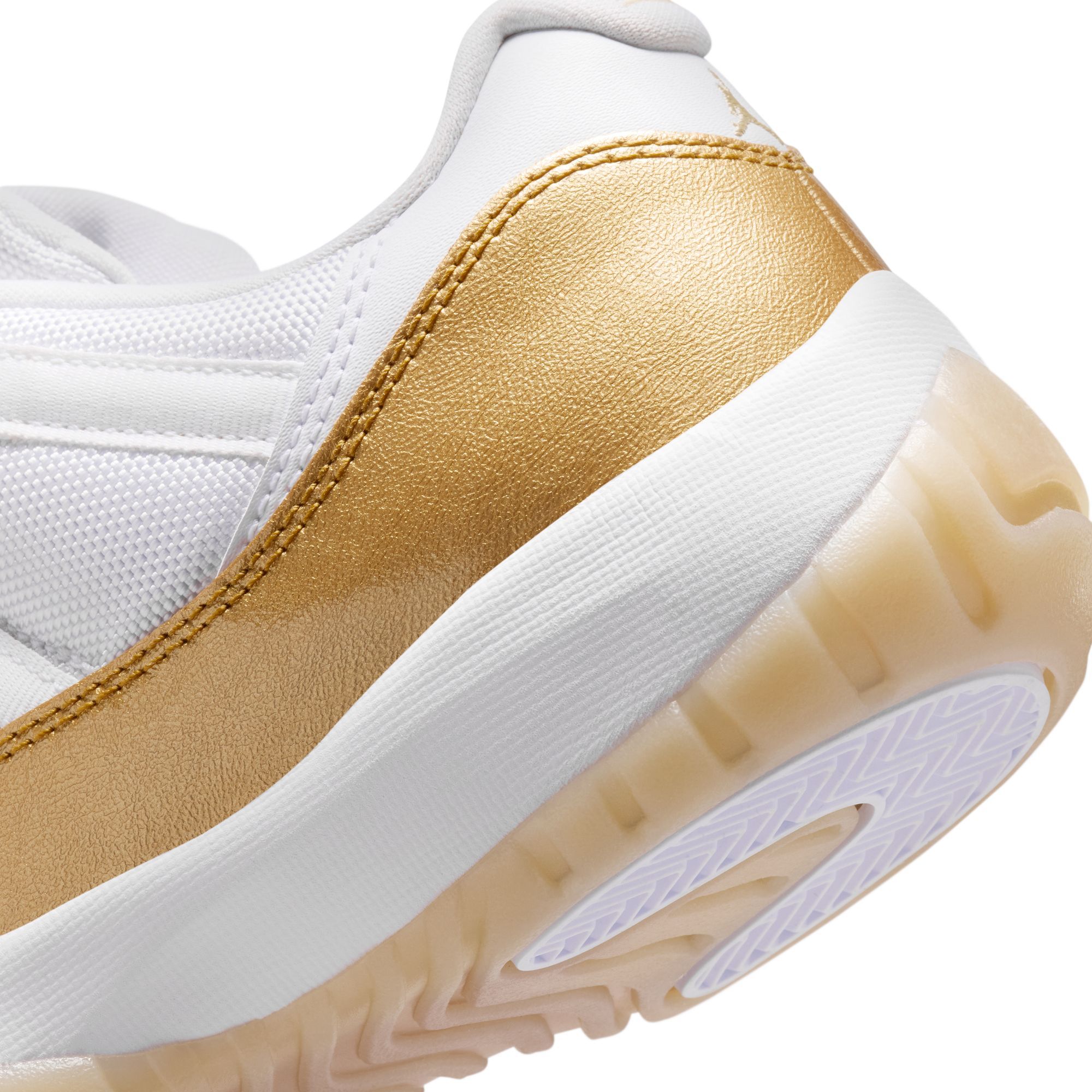 Nike Air Jordan 11 Retro Low ホワイト/ゴールド Buy Nike Air Jordan 11 Retro Low Women's Shoes Online | Nike India