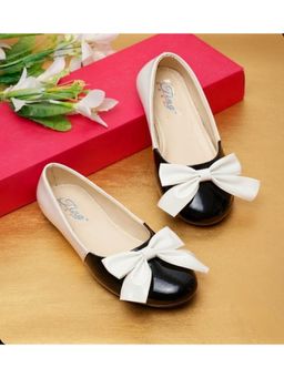 Tiny Bugs - Girls Bow Applique Ballerinas - White