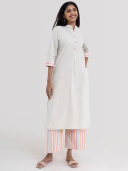 Pink Fort - Women Mandarin White Contrast Collar Kurta