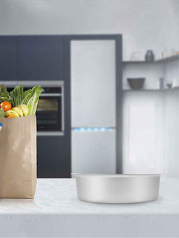At Home by Nilkamal - Round Large Bakeware Cake Mould (Silver)