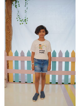 ZACH & KIKI - White Seek Magic T-Shirt