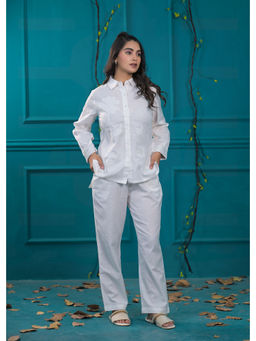 Roohaniyat - Women White Embroidered Co-Ord (Set of 2)