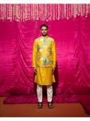 Yellow color option, Sold out, Currently selected