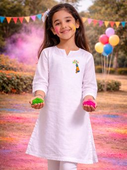 Vastramay - White Solid/Plain Round Neck Kurta