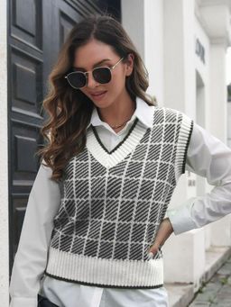 Oh Rare - Women Black V-Neck Checked Sweater Vest