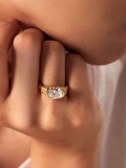 Inaya Accessories - Gold Plated Ribbed Solitaire Ring, Flux