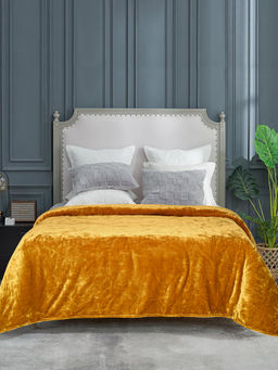 Saral Home - Light Weight Cloudy Mink Silky-Soft Quilt/Blanket All Seasons, Gold