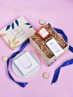 Gleevers - Rose Small Candle and Necklace Gift Box for Her (Set of 2)