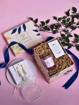 Gleevers - Lavender Small Candle and Earring Gift Box for Her (Set of 2)