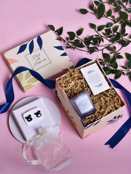 Gleevers - Arabian Wood Small Candle and Earring Gift Box for Her (Set of 2)