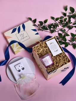 Gleevers - Lavender Small Candle and Earring Gift Box for Her (Set of 2)