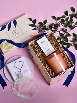 Gleevers - Rose Big Candle and Bracelet Gift Box for Her (Set of 2)