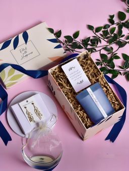 Gleevers - Arabian Wood Big Candle and Earring Gift Box for Her (Set of 2)