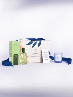 Gleevers - Arabian Wood Small Candle and Vert Perfume Gift Box for Her (Set of 2)