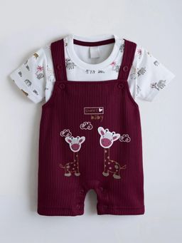 Hopscotch - Maroon Giraffe Applique Cotton Dungaree With T-Shirt