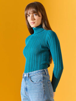 98 Degree North - Women Turtle Neck Pullover