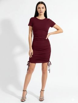 Outzidr - Maroon Side Ruched Bodycon Dress