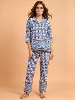 Clovia - Women White Rayon Shirt with Pyjama