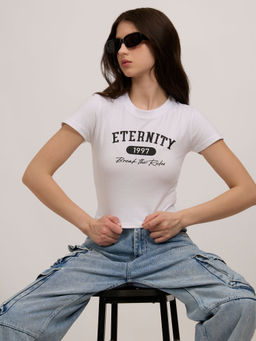 Outzidr - White Cotton Graphic Cropped Street Wear T-Shirt