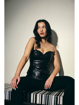 IT GIRL - Women Black Textured Strapless Corset Top