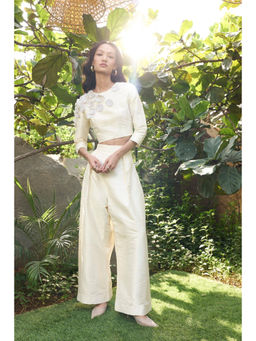 Kay Kay BY KKHUSHI SAHAII - Off White Stella Floral Applique Co-Ord Set