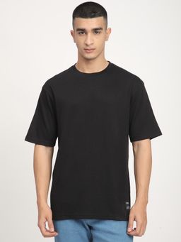 R&B - Men Black Textured Relaxed Fit T-Shirt