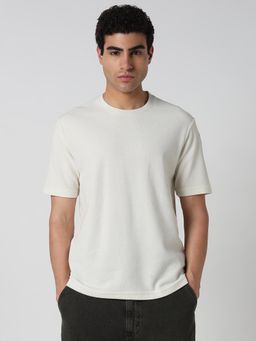 R&B - Men White Textured Relaxed Fit T-Shirt