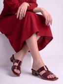 Maroon color option, Currently selected