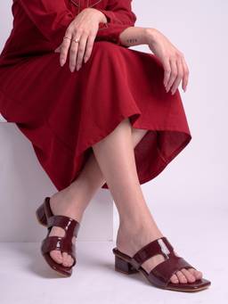 CHINRAAG - Women Maroon Glossy Block Heels