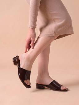 CHINRAAG - Women Brown Glossy Block Heels