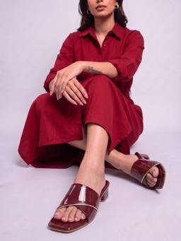 CHINRAAG - Women Maroon Glossy Cross Strap Block Heels