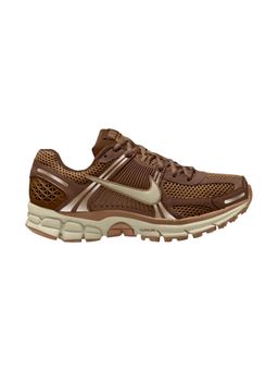 Nike - Women's Zoom Vomero 5 Sneakers