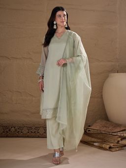 AVANSHEE - Green Solid/Plain Straight Kurta Pant with Dupatta