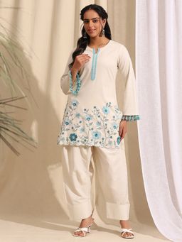 AVANSHEE - Off White Floral Straight Kurti & Salwar