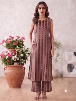 Aayusika - Maroon Printed Straight Kurta & Pant