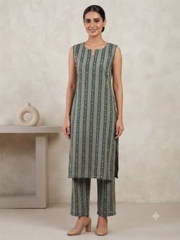 Aayusika - Green Printed Straight Kurta & Pant