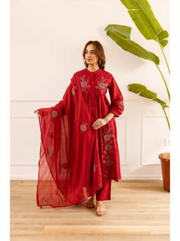 Nehamta - Red Embroidered Straight Kurta Pant with Dupatta