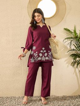 Vaamsi - Women Purple Silk Blend Solid Embroidered Regular Co-Ord (Set of 2)